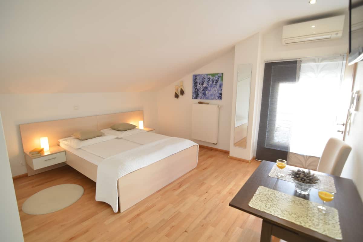 Comfort Double Room | 1 bedroom, premium bedding, in-room safe, desk