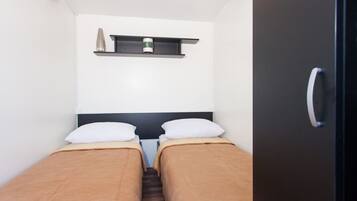Standard Mobile Home, 2 Bedrooms, Terrace, Pool View | 1 bedroom, free WiFi
