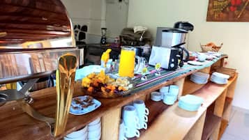 Free daily continental breakfast