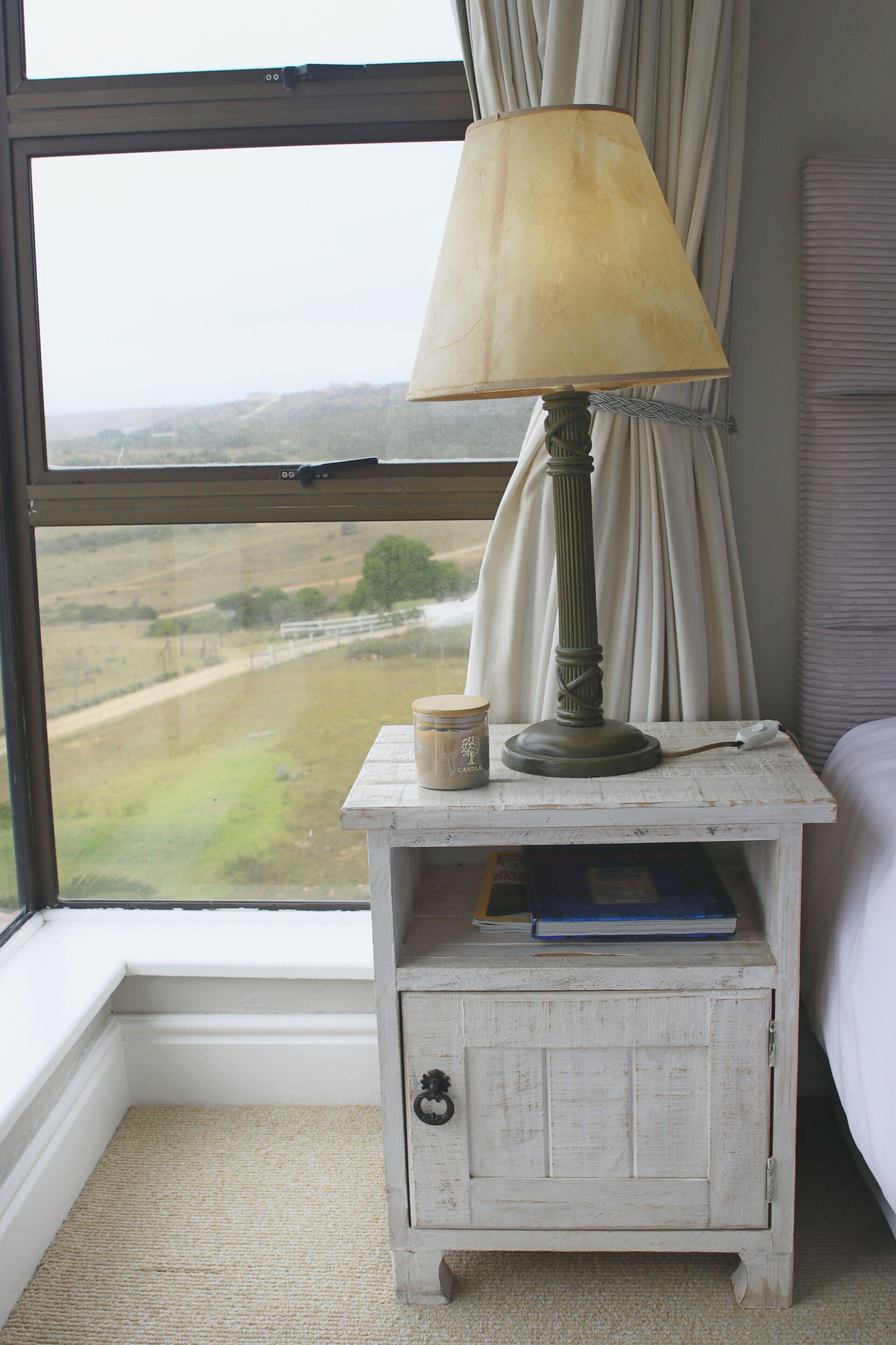 Luxury Room | Living area | 0-inch plasma TV with satellite channels, TV, Netflix