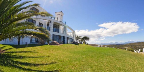 Fly me to the Moon Guest House