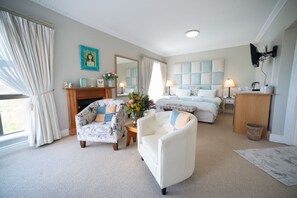 Deluxe Room, 1 King Bed, Ensuite, Mountain View | Minibar, in-room safe, individually decorated, individually furnished - Fly me to the Moon Guest House (Mossel Bay)