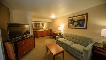 Standard Suite, 1 Katil Raja (King) | Meja, seterika/papan seterika, Wi-fi percuma, cadar katil