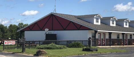المنشأة من الخارج