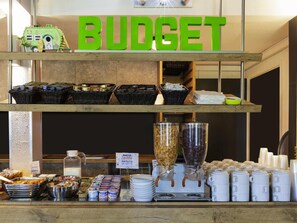 Daily buffet breakfast for a fee - ibis budget Berck Sur Mer (Berck-sur-Mer)