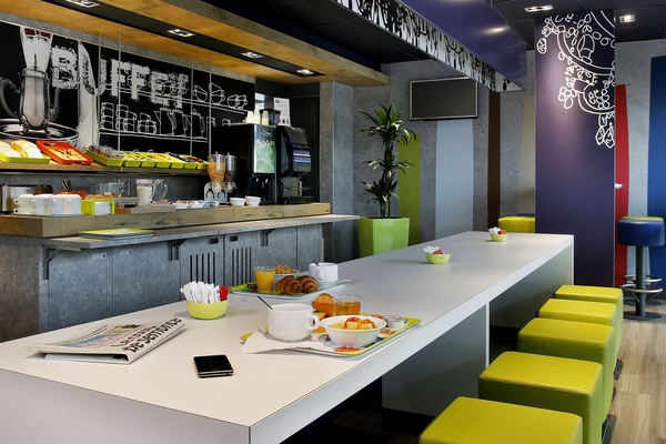 Daily buffet breakfast for a fee
