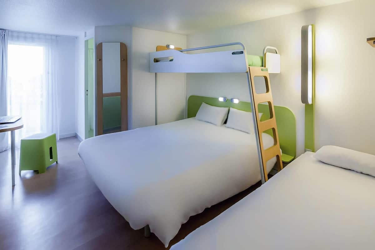 Phòng 3, nhiều giường | Bàn, phòng cách âm, nôi (giường cho trẻ sơ sinh) miễn phí