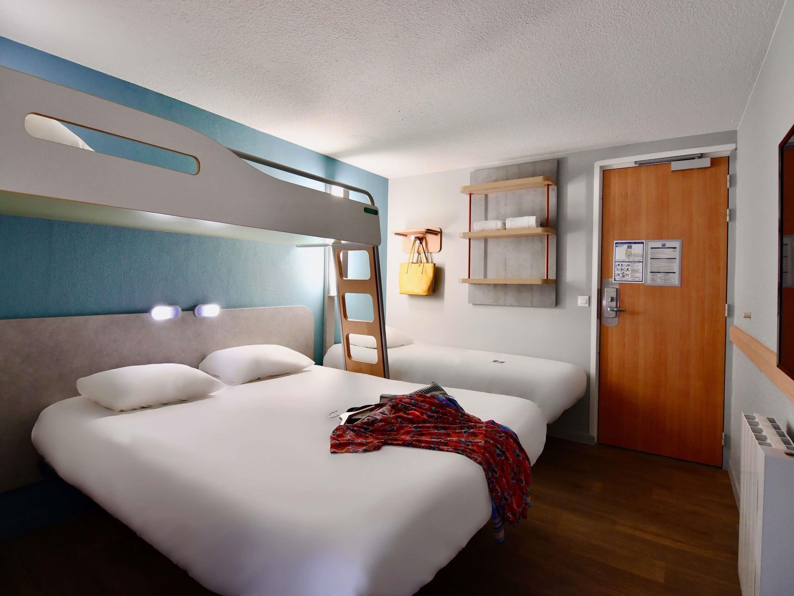 Phòng dành cho gia đình, 2 giường đôi | Bàn, phòng cách âm, nôi (giường cho trẻ sơ sinh) miễn phí 