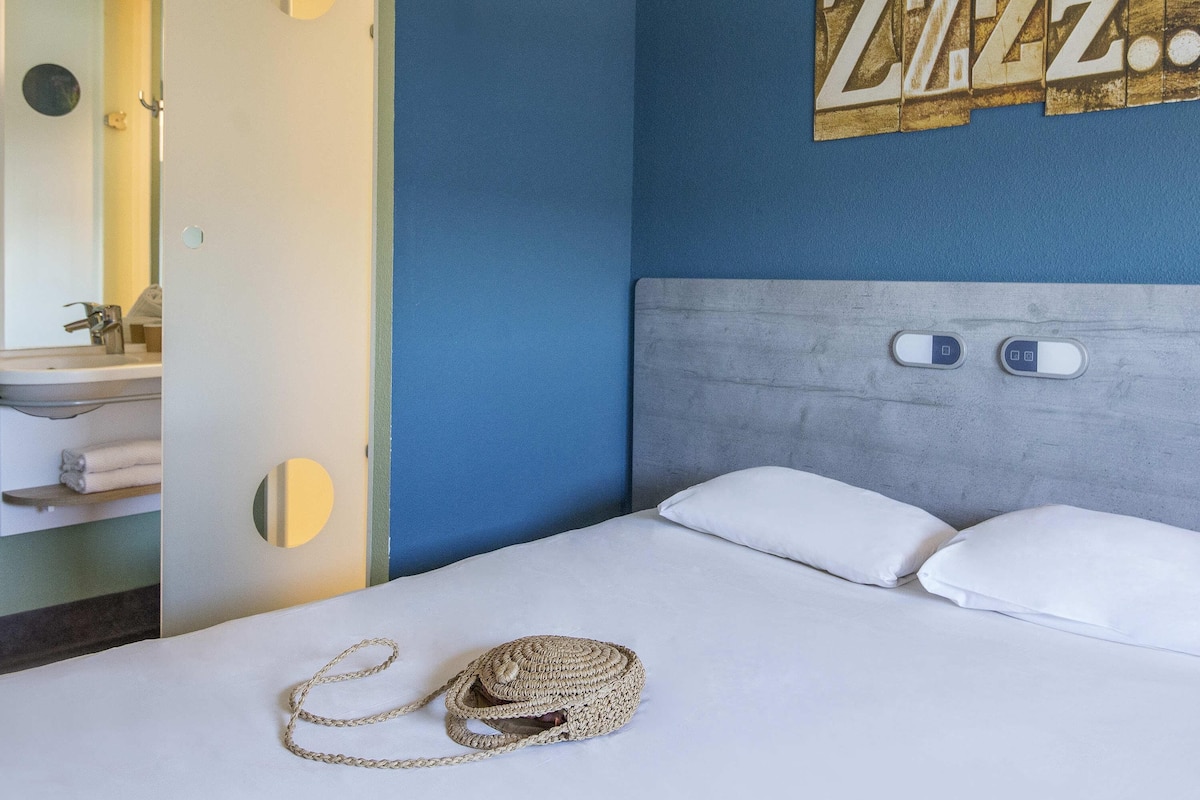 Double Room | Desk, soundproofing, free cribs/infant beds, free WiFi