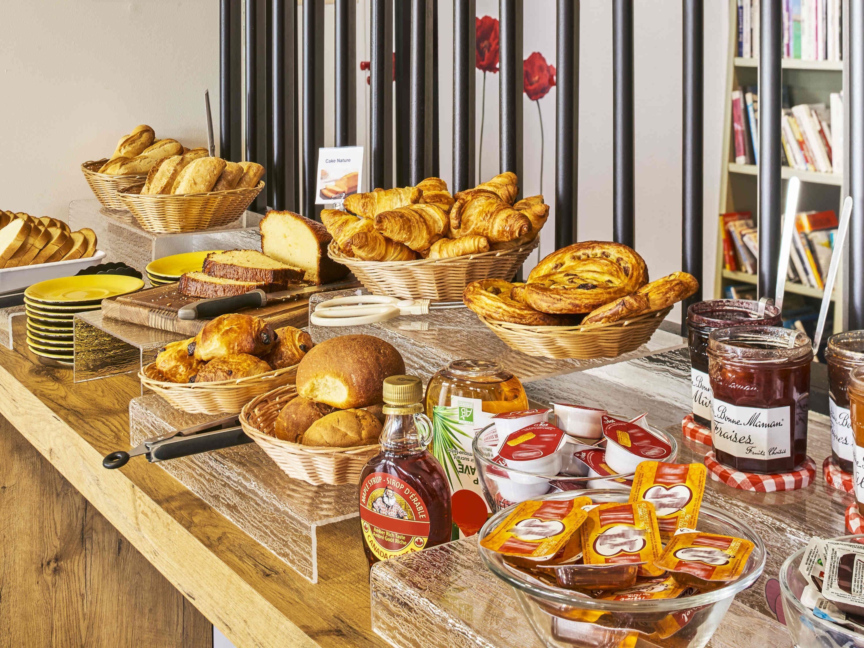Petit déjeuner buffet servi tous les jours en supplément