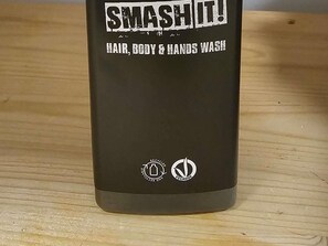 Literie de qualité, lit avec matelas à plateau-coussin, bureau