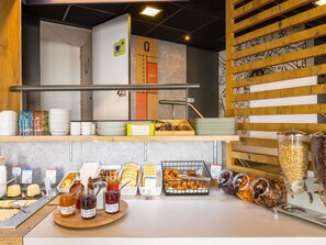 Daily buffet breakfast (EUR 8.50 per person) - ibis budget Angoulême Centre (Angouleme)