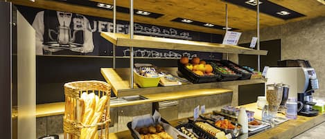 Daily buffet breakfast (EUR 8.50 per person)