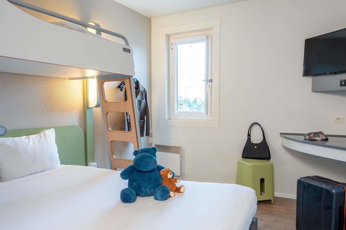Triple Room, Multiple Beds