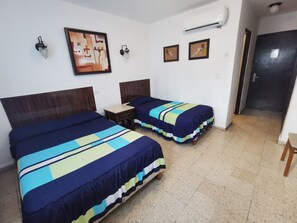 Roupas de cama premium, cofres nos quartos, individualmente decorados