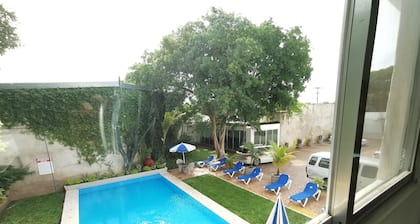 Las Dalias Inn