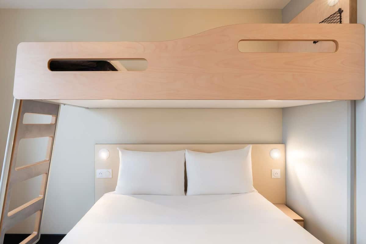 Room, Multiple Beds