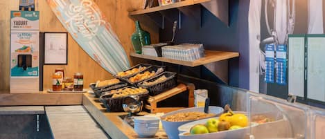Buffet déjeuner servi tous les jours en supplément