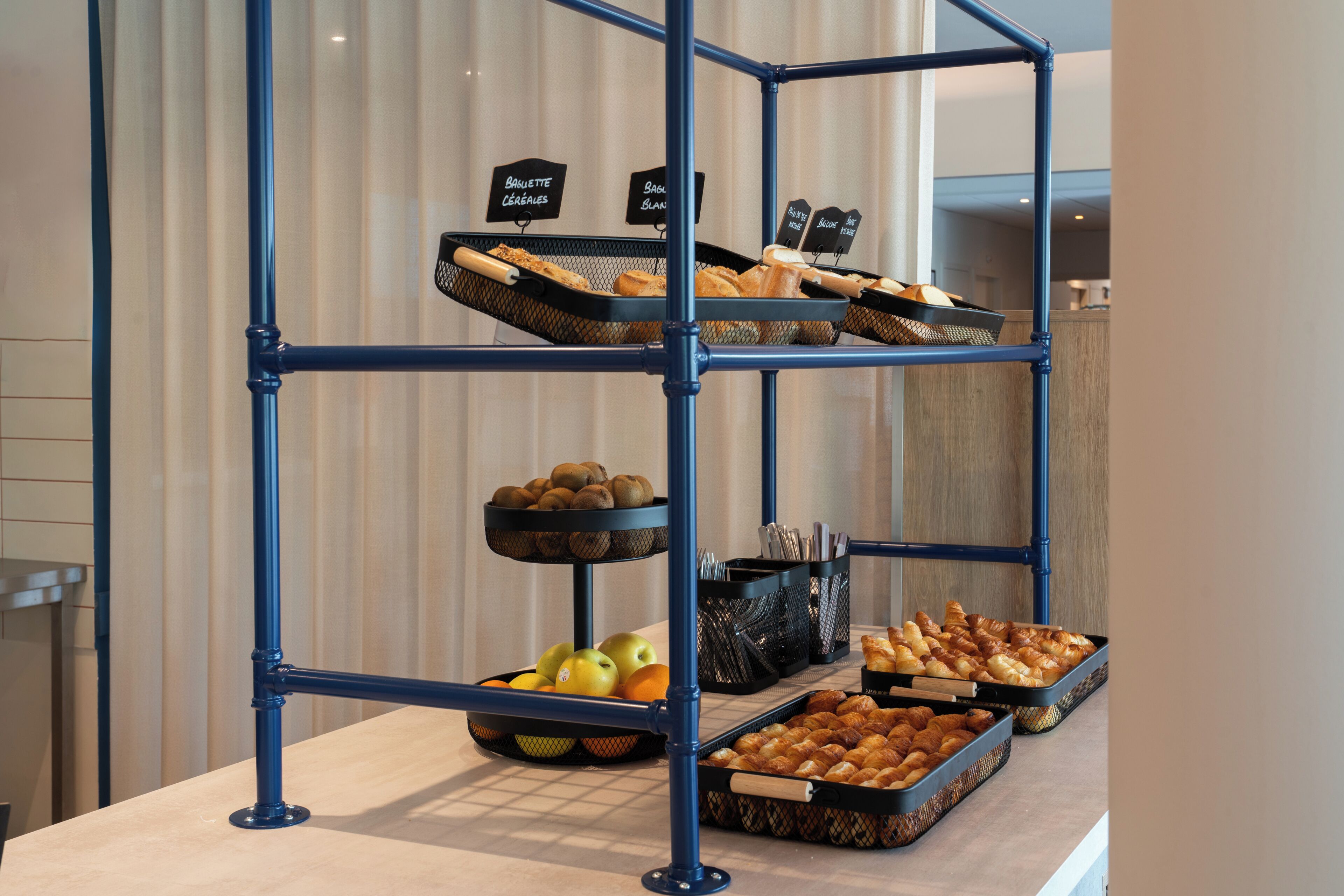 Petit déjeuner complet servi tous les jours en supplément