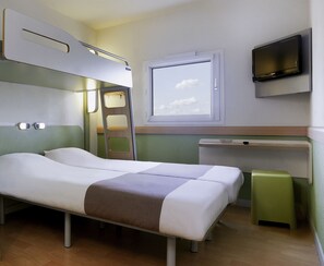 Room, Multiple Beds | Desk, blackout drapes, soundproofing, free WiFi - ibis budget Tours Nord (Tours)