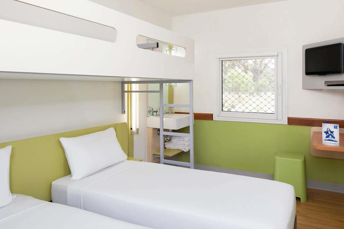 Room, Multiple Beds | Desk, blackout drapes, soundproofing, free WiFi