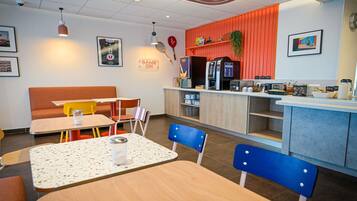 Esmorzar diari complet (9.9 EUR per persona)