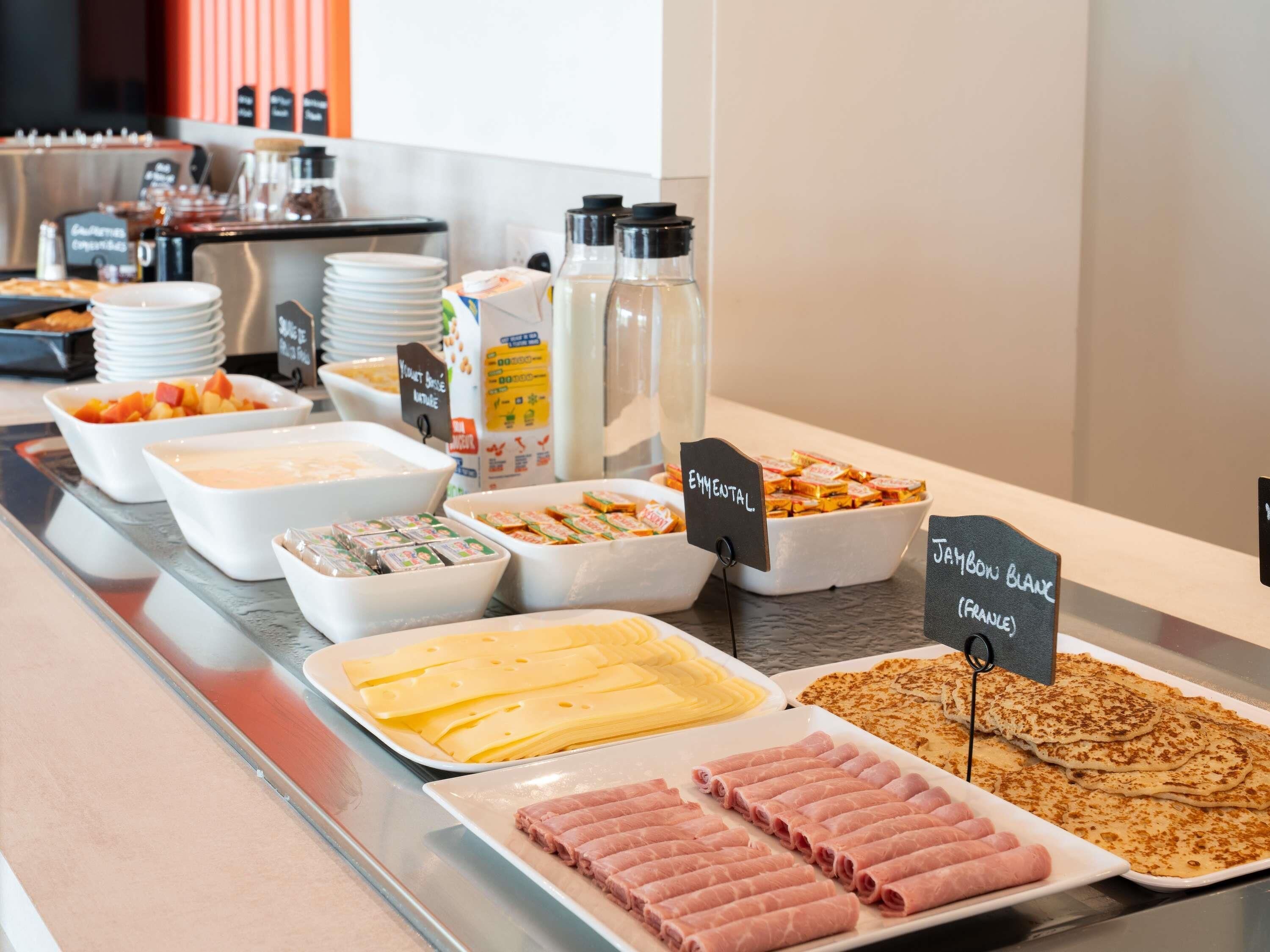 Petit déjeuner complet servi tous les jours en supplément