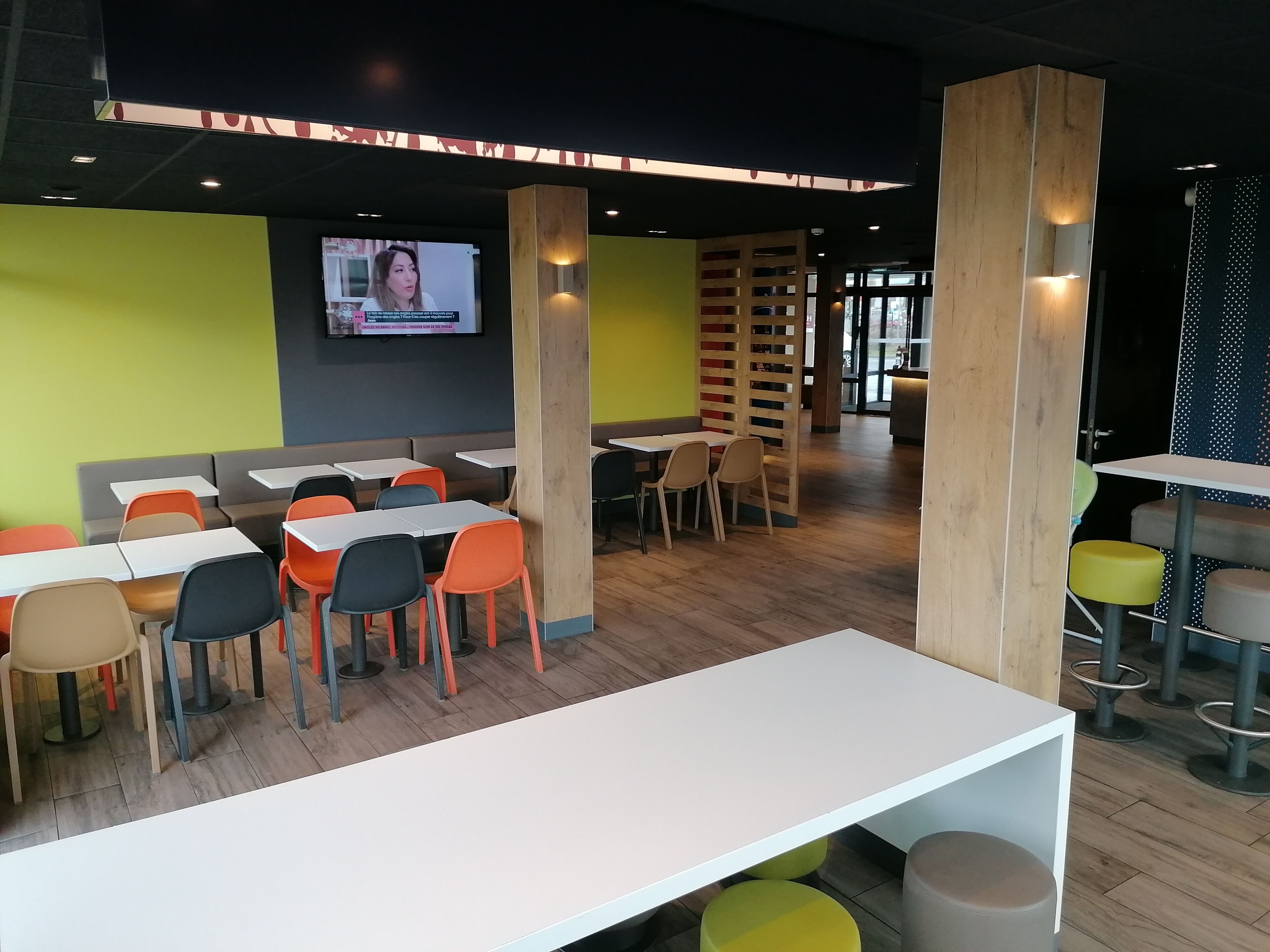 buffet breakfast on weekdays (eur 8.90 per person)