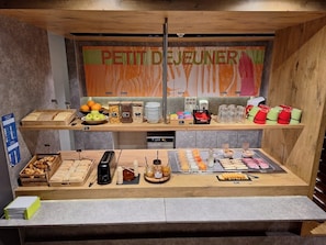 Daily buffet breakfast (EUR 8.90 per person)