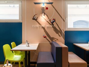 Daily continental breakfast for a fee - ibis budget Meudon Paris Ouest (Meudon)