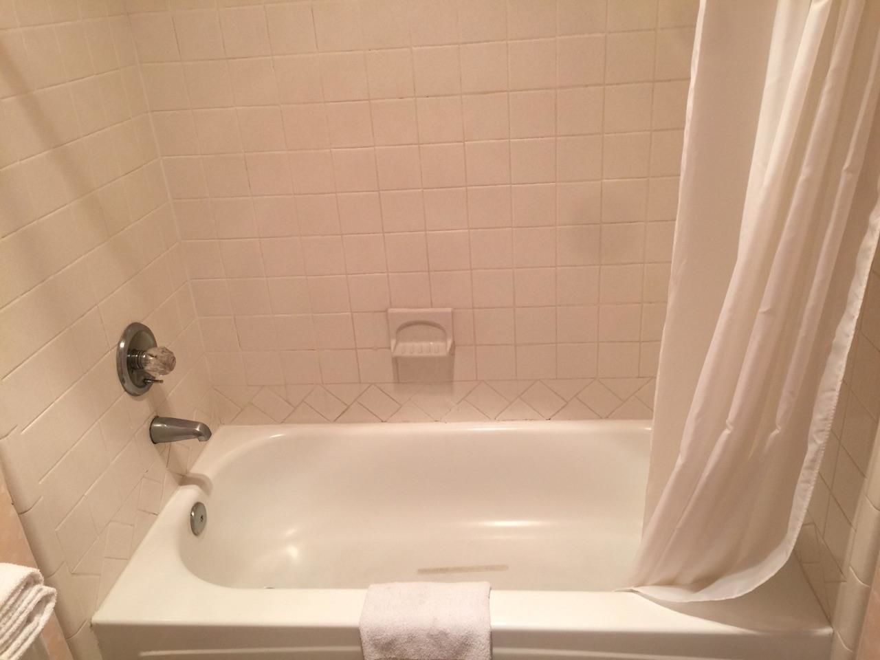 Standard Room, 2 Double Beds, Non Smoking | Bathroom
