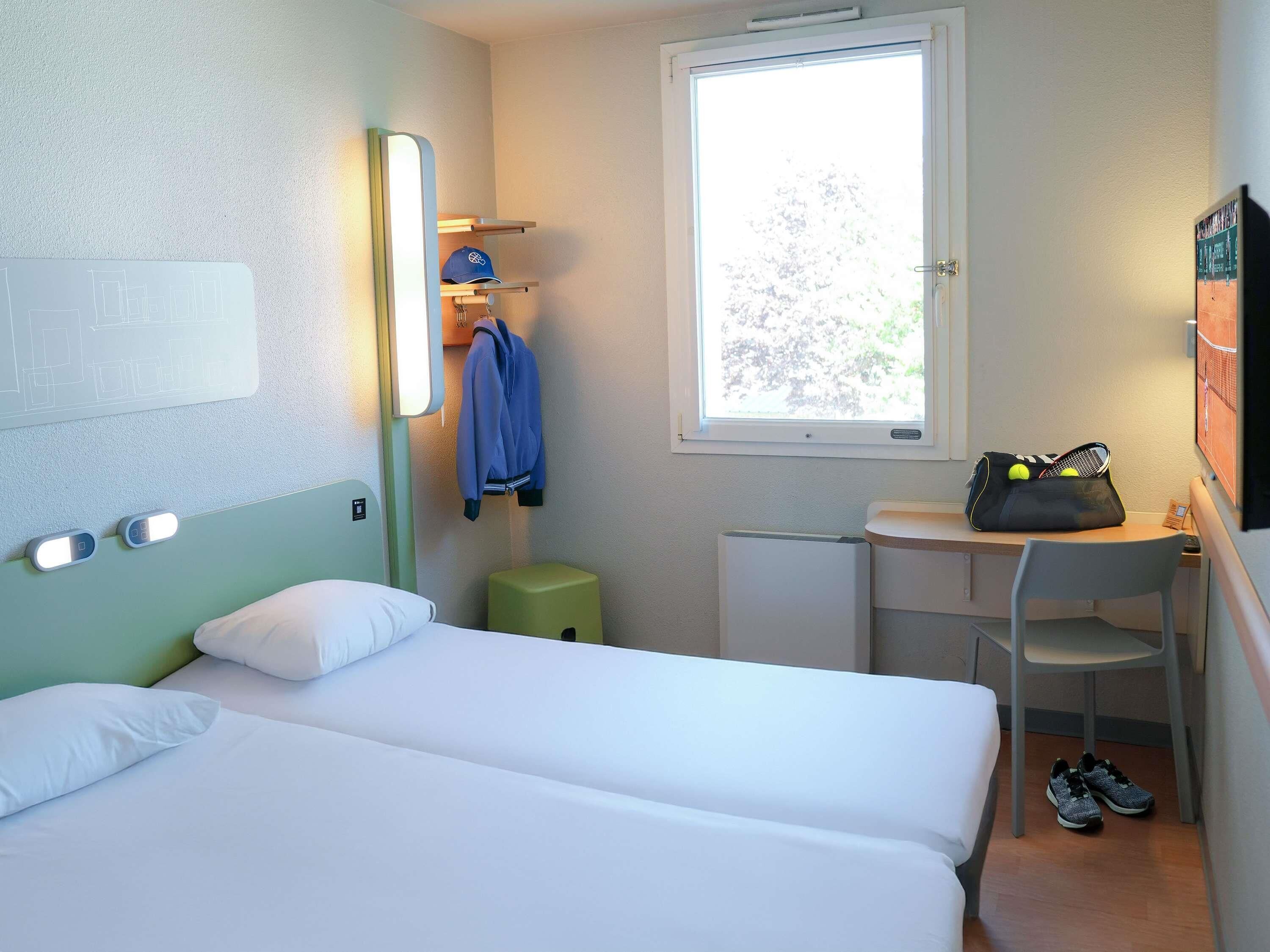Twin Room, 2 Single Beds