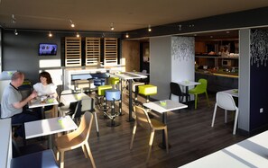 Daily buffet breakfast for a fee - ibis budget Caen Porte de Bretagne (Bretteville-sur-Odon)