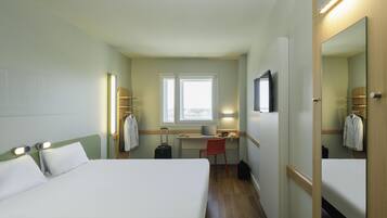 Chambre Double | Bureau, rideaux occultants, chambres insonorisées