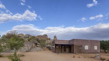 Mặt tiền nơi lưu trú