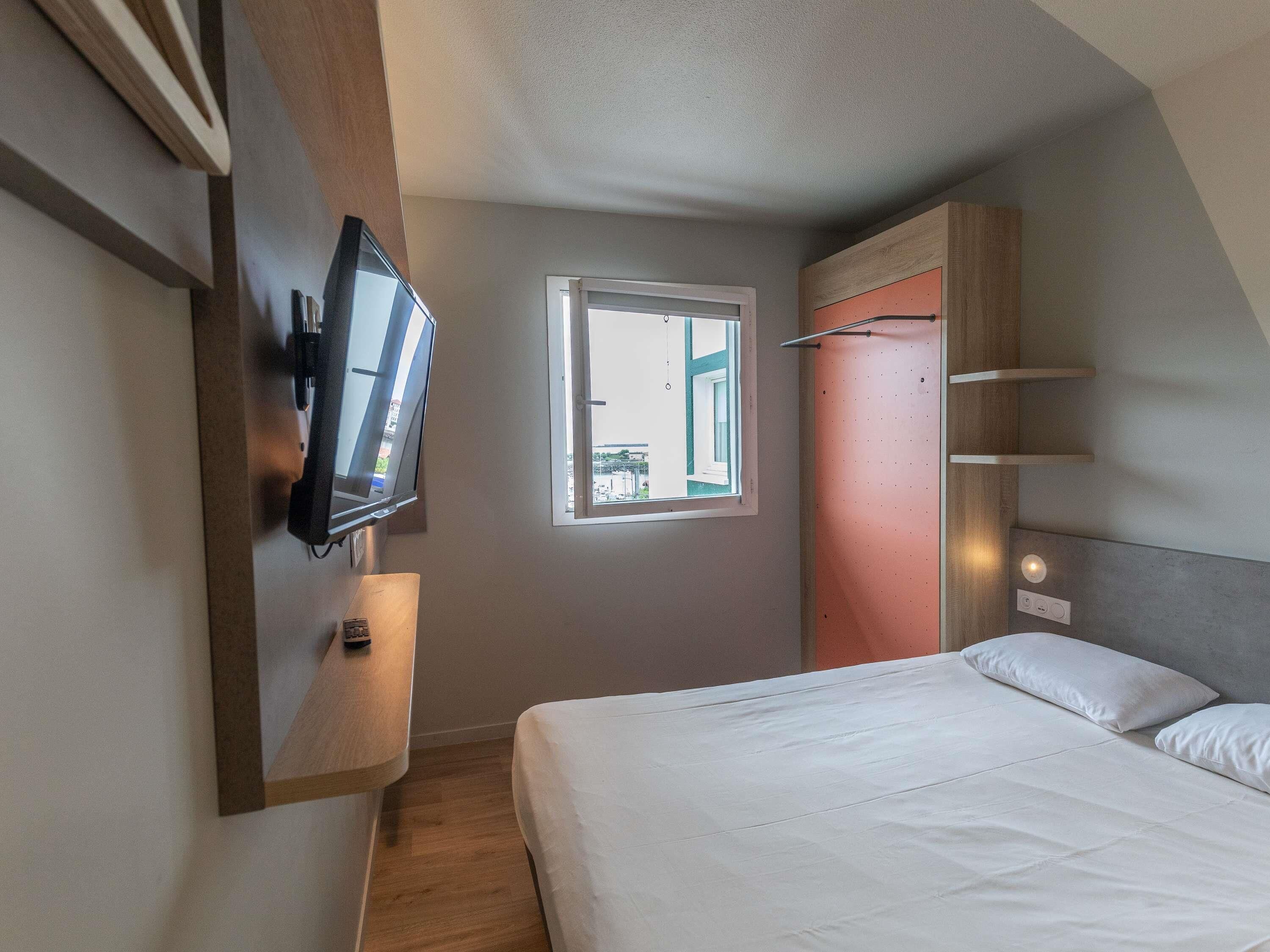 Chambre Standard, plusieurs lits | Bureau, rideaux occultants, chambres insonorisées, lits bébé (gratuits)