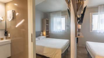 Chambre Standard, 1 lit double | Bureau, rideaux occultants, chambres insonorisées, lits bébé (gratuits)