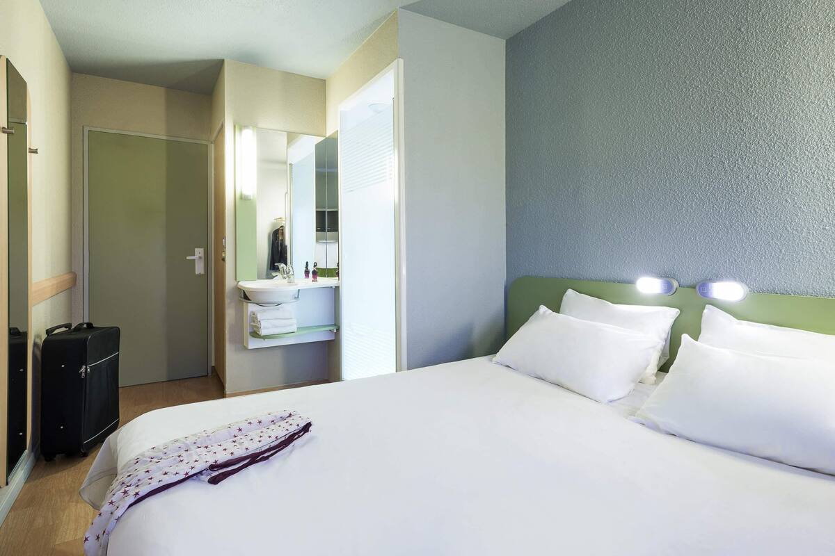 Kamar Double | Meja kerja, kedap suara, dan Wi-Fi gratis