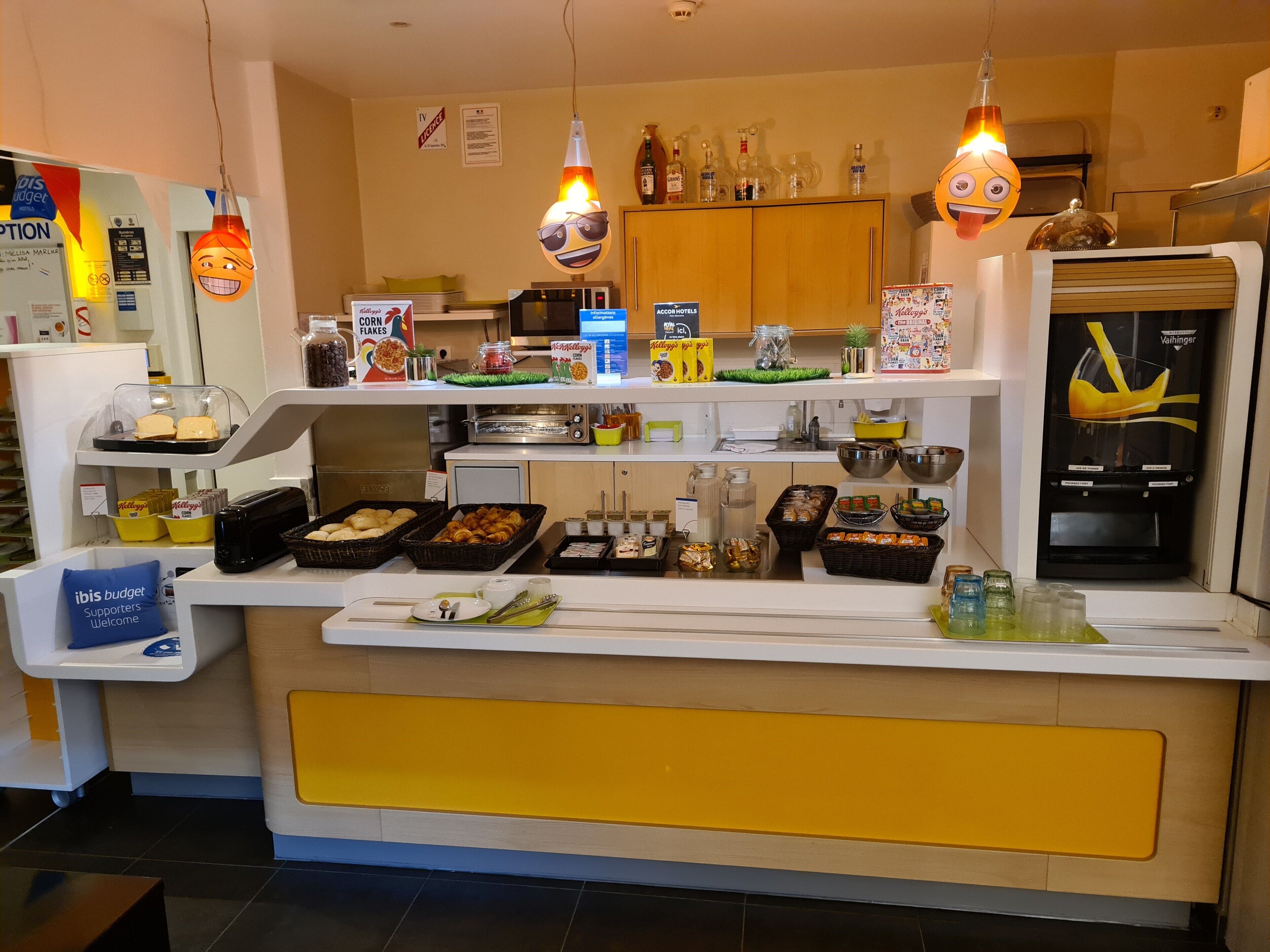 daily continental breakfast (eur 9.50 per person)