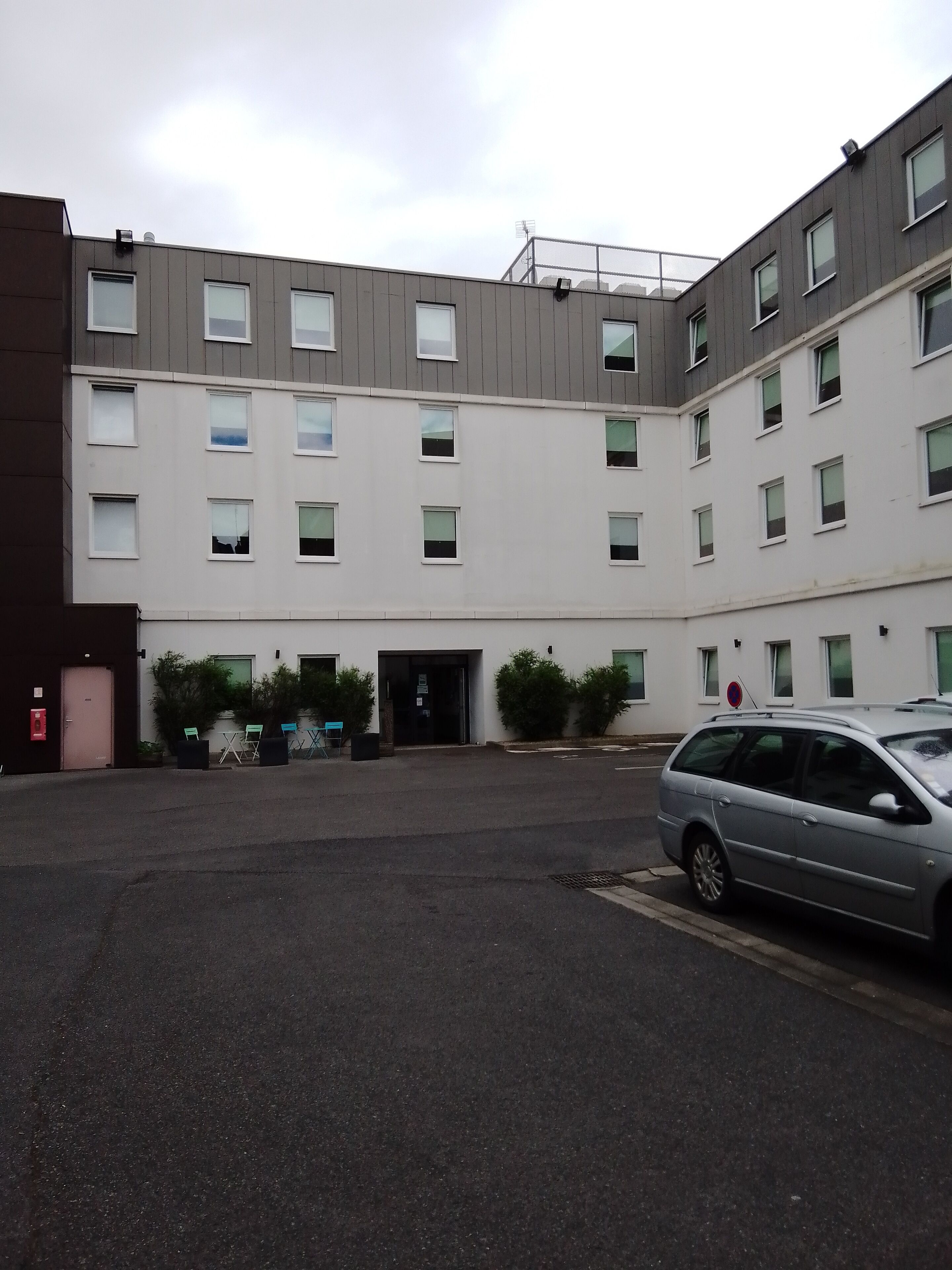 self-parking (surcharge) 6.9 per night