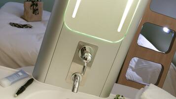 Badkamer met wastafel