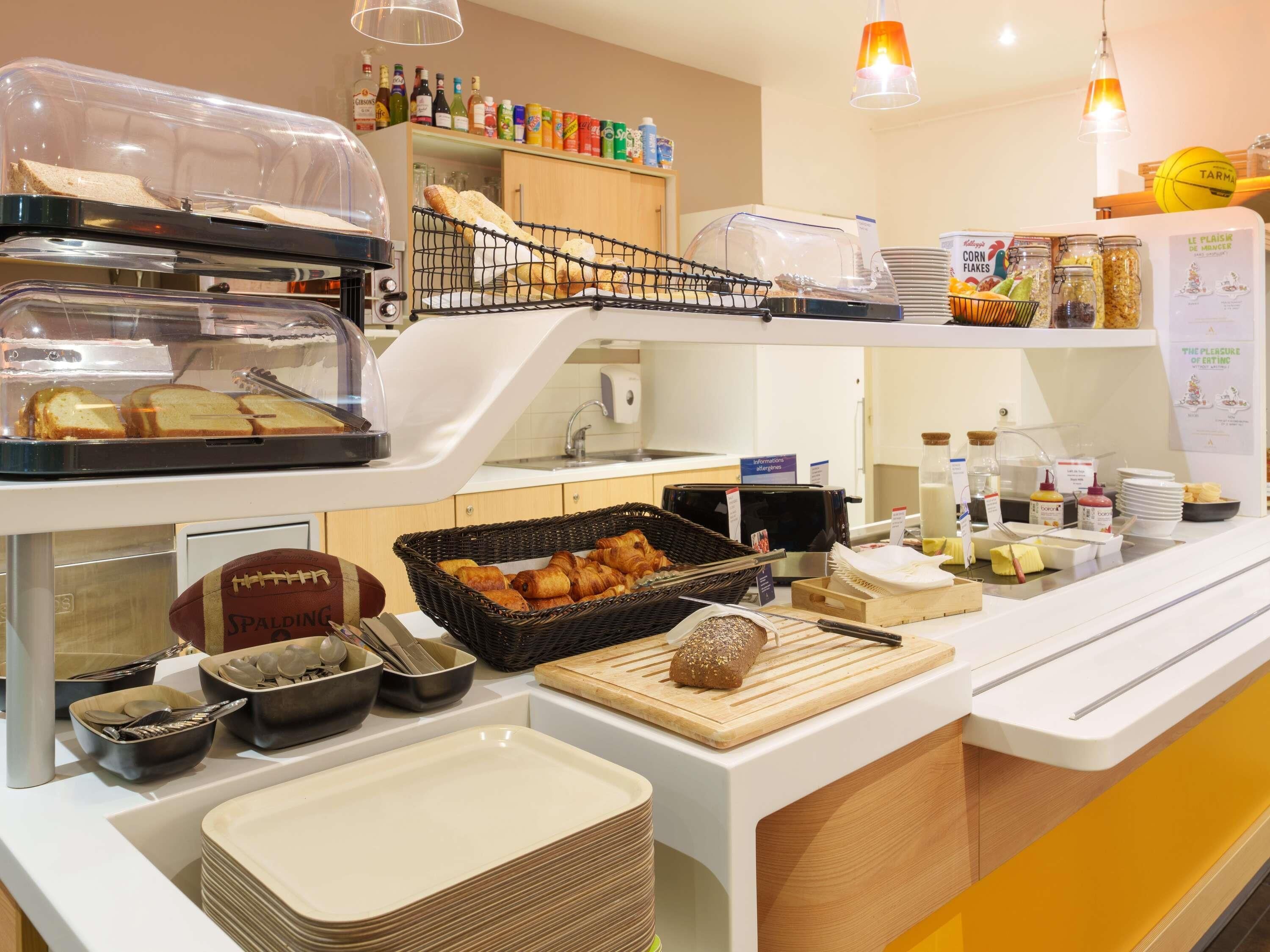 daily continental breakfast (eur 9.50 per person)