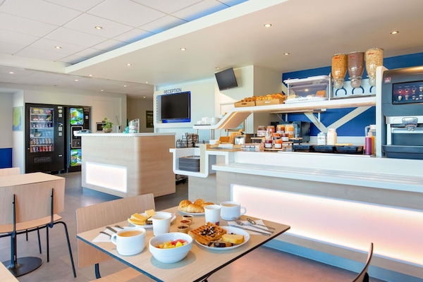 Daily buffet breakfast for a fee