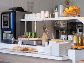 Café da manhã continental todos os dias mediante uma taxa