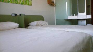 Bureau, chambres insonorisées, Wi-Fi gratuit