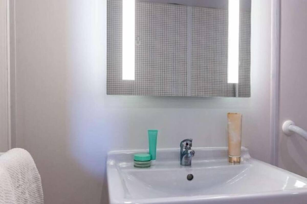 Bathroom | Shower, eco-friendly toiletries, towels