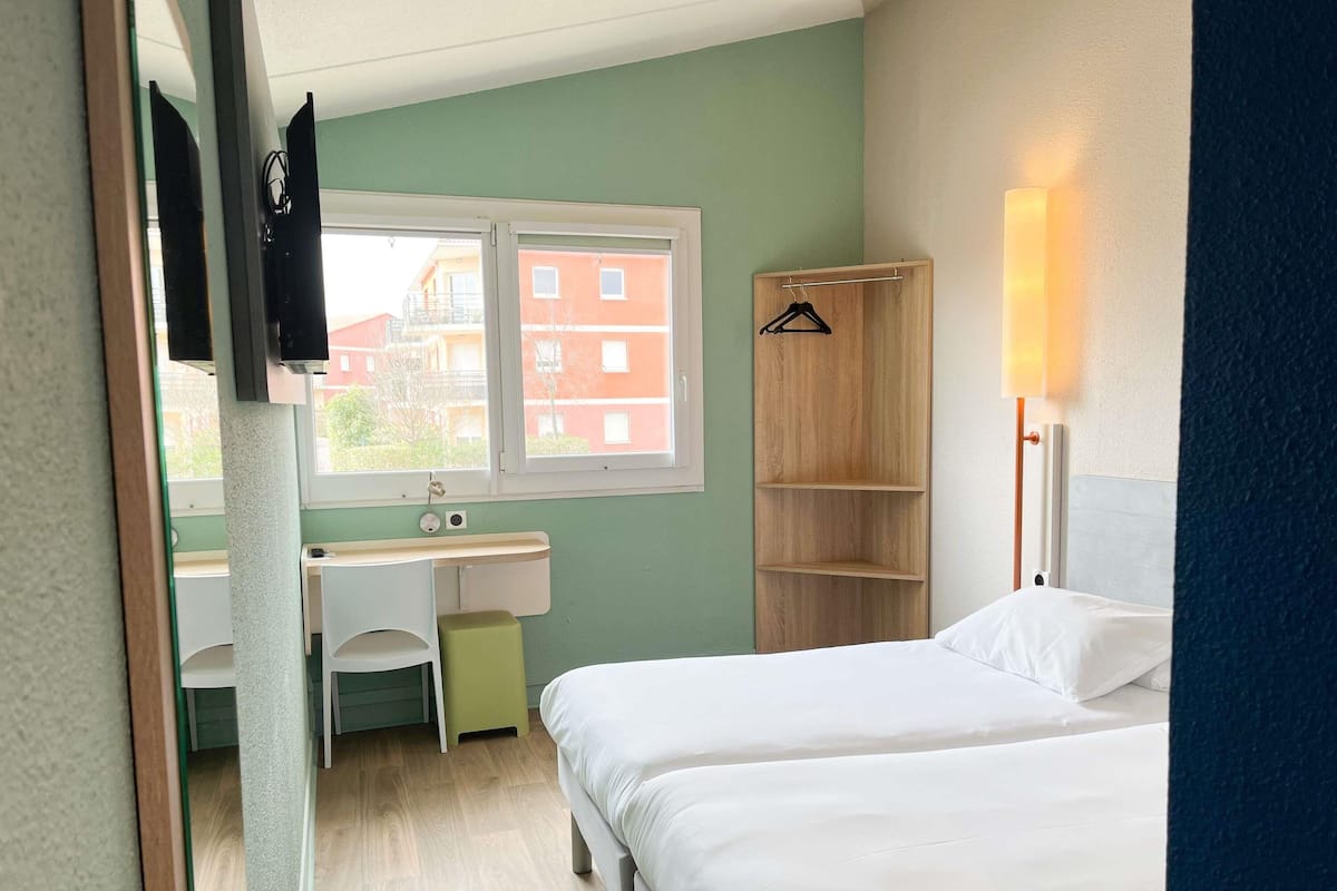 Twin Room, 2 Single Beds