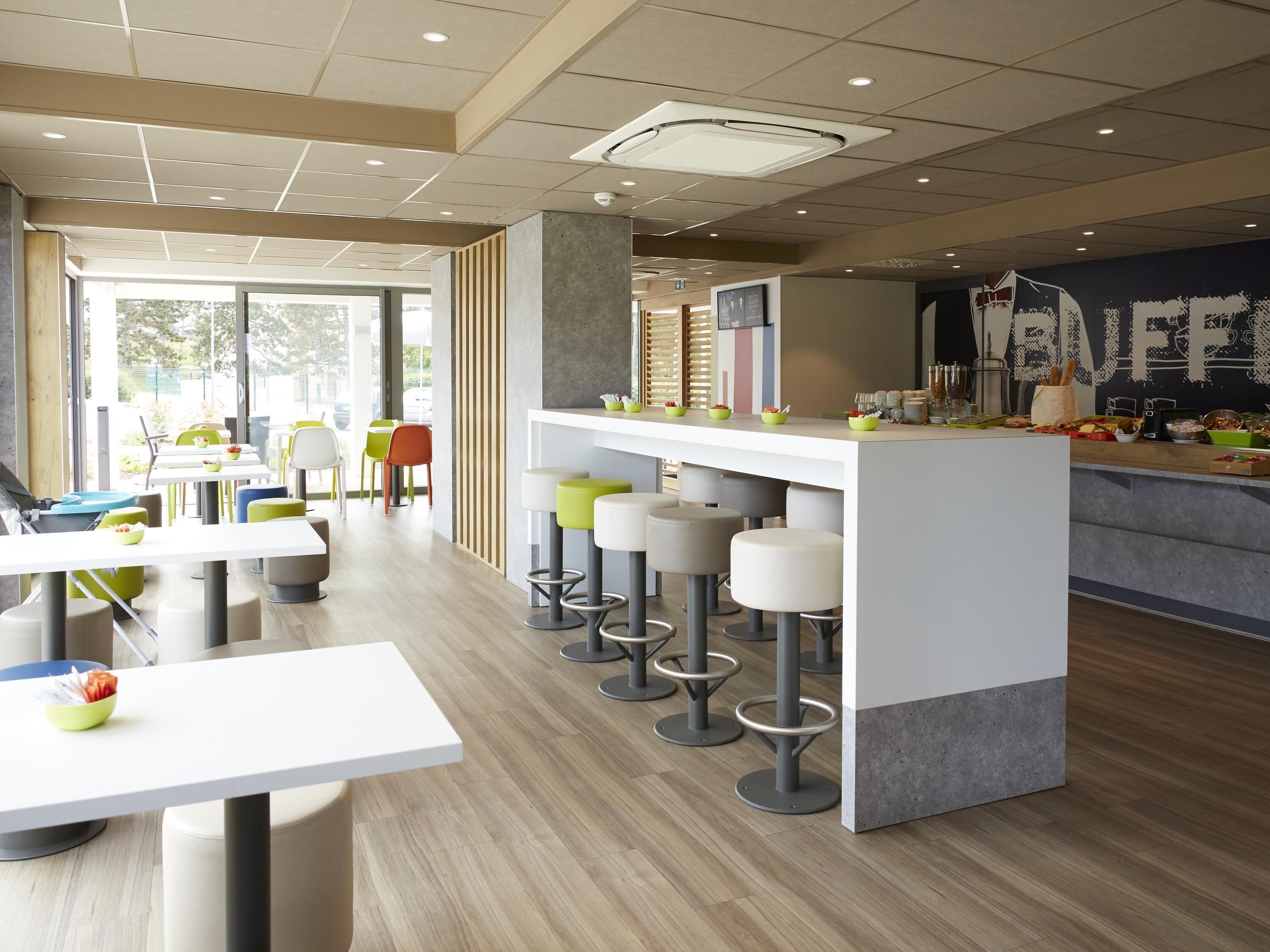 Daily buffet breakfast (EUR 9.90 per person)