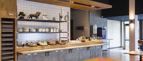 Daily buffet breakfast for a fee