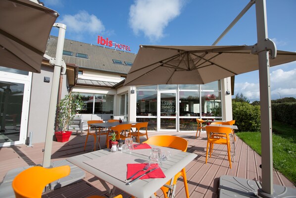 Terrace/patio - ibis budget Cherbourg La Glacerie (Cherbourg-en-Cotentin)
